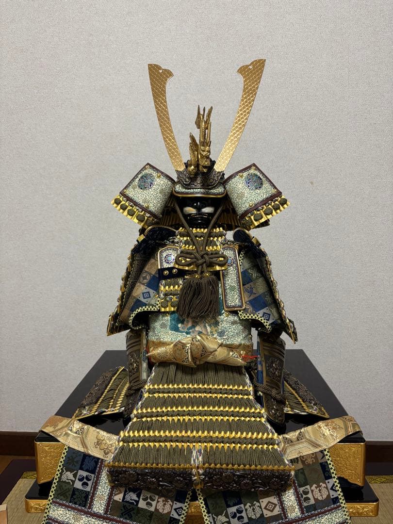 五月人形 武士の鎧 (社団法人日本ひな人形協会会長賞受賞作品)