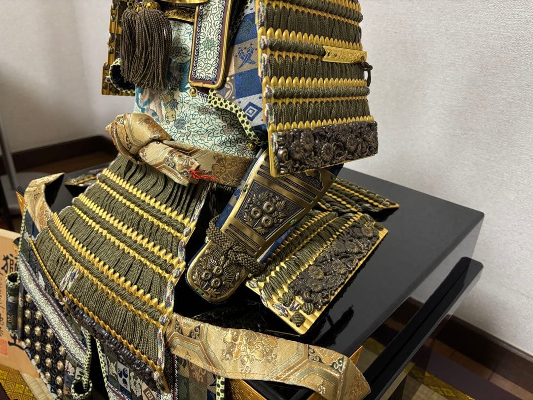 五月人形 武士の鎧 (社団法人日本ひな人形協会会長賞受賞作品)