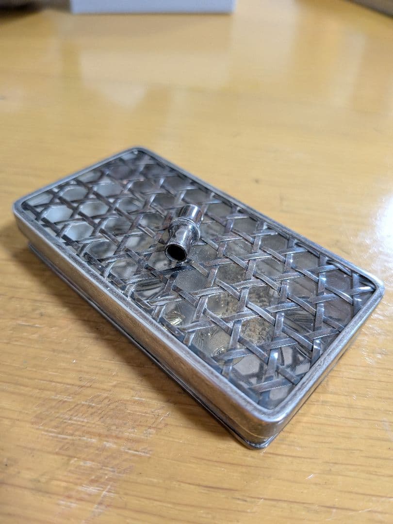 銀製　彫金の楊枝入れ　蓋物