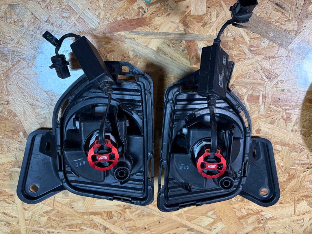 中古ハイエース6型フォグランプユニット＆VELENO LEDイエローバルブ付き！