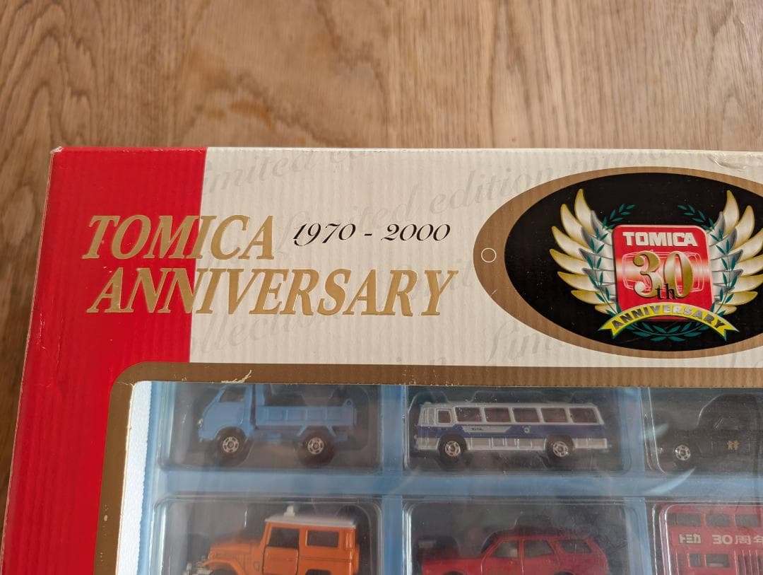 トミカ 30周年記念限定品 アニバーサリー24 II 24台 1970~2000
