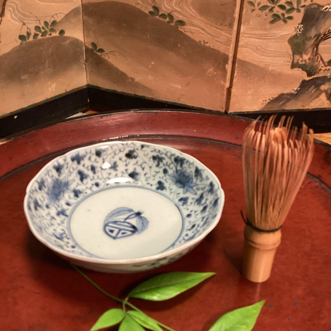 A996❷古伊万里　染付（柿右衛門）花唐草　見込栗紋様　輪花型　膾皿　1枚