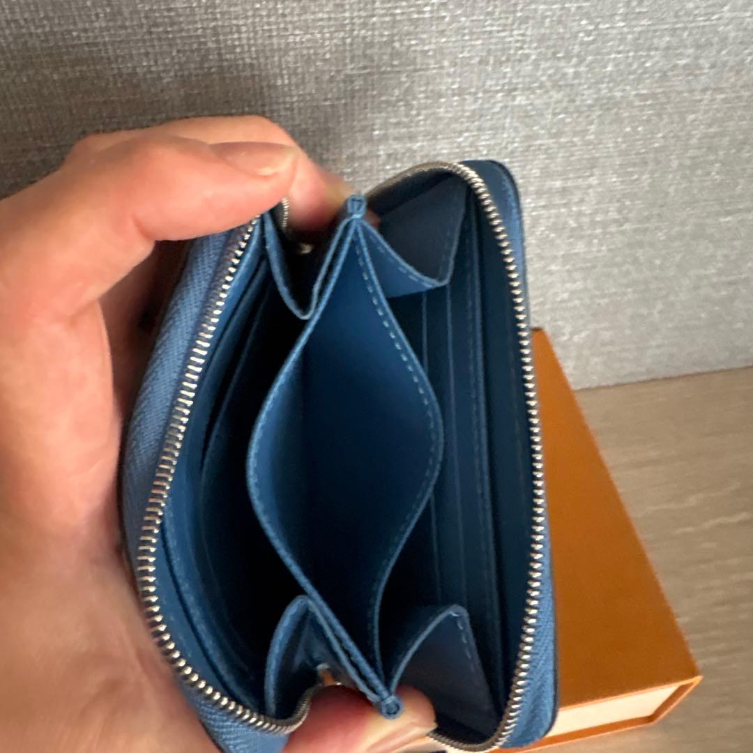 ルイヴィトン エピ ジッピーパース 小銭入れ 財布 ブルー