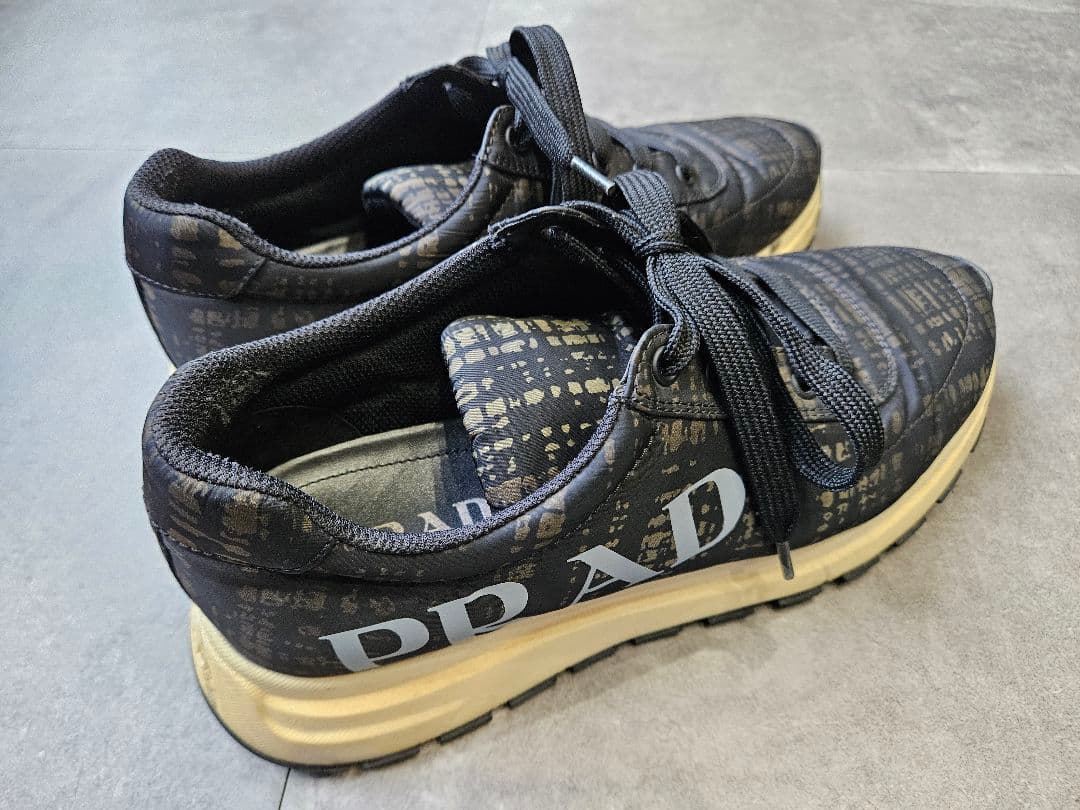 プラダ メンズ スニーカー シューズ ２６cm