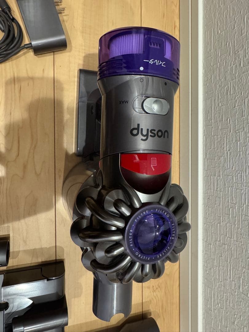 *美品*dyson ダイソン V8 SLIM SV10Kコードレス掃除機