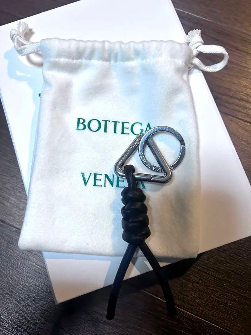 未使用品　BOTTEGA VENETA トライアングル キーリング