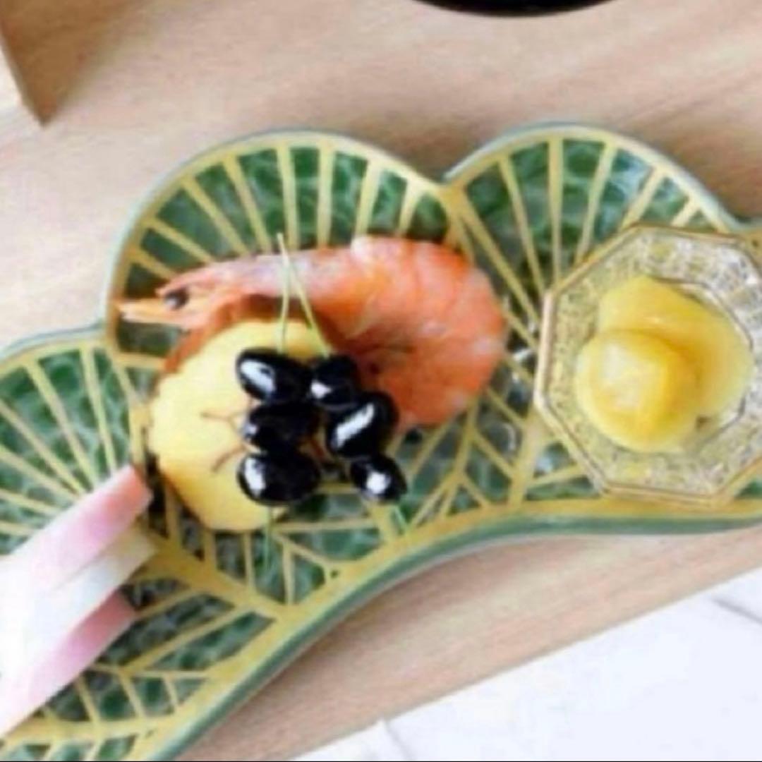 【新品】【大人気】有田焼幸楽窯　錦茶緑金松葉形前菜皿3枚セット　縁起物