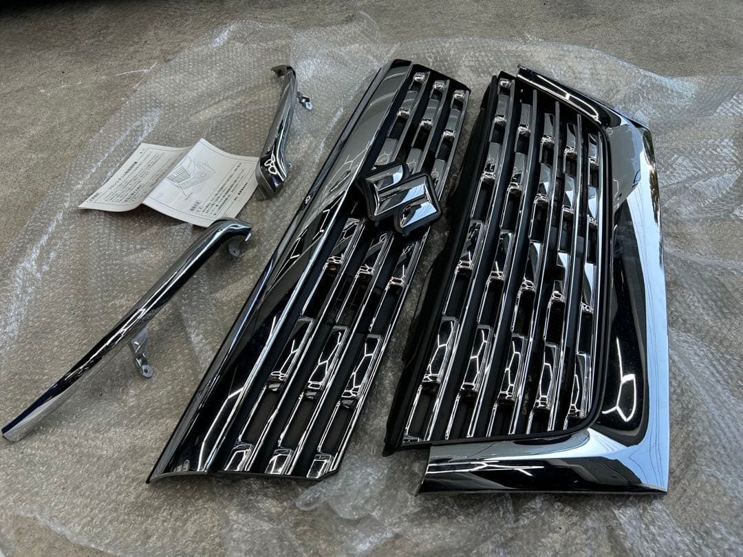 とまと　スズキ スペーシアカスタム　MK53S 純正メッキフロントグリル