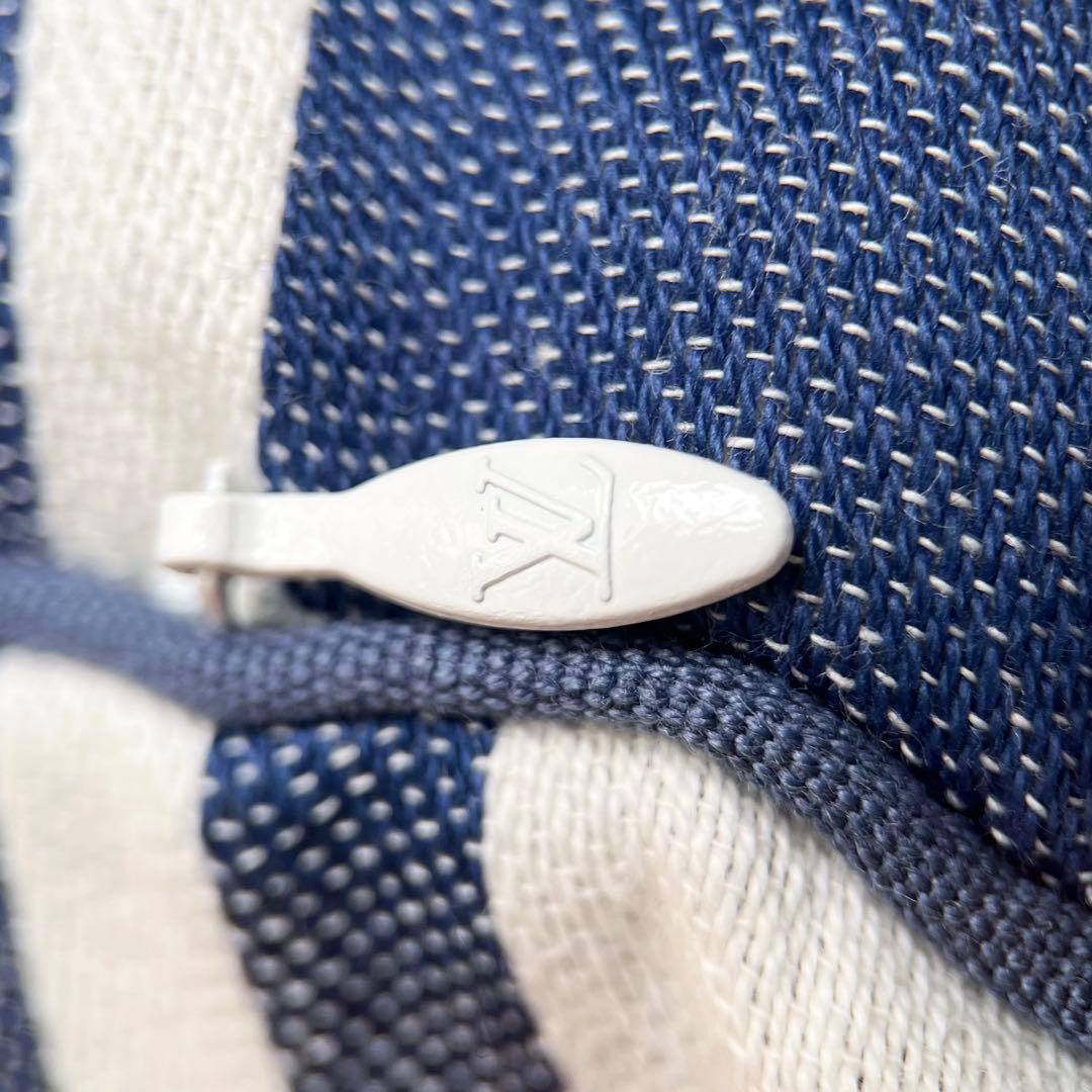 現行モデル 未使用品 ルイヴィトン クッション プラージュ LV グラフィカル