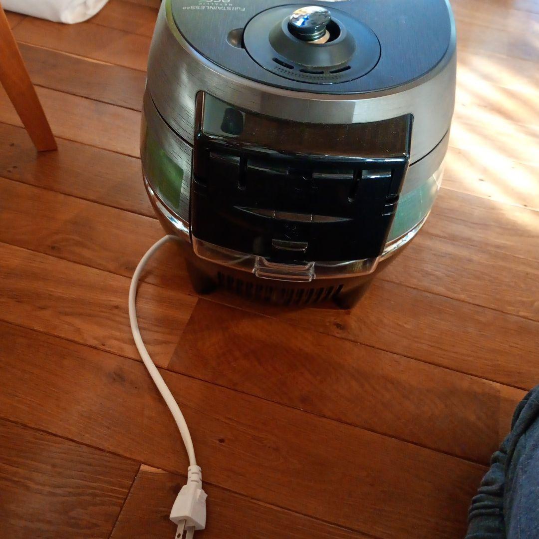 CUCKOO CHST 100F 多機能炊飯器　内釜剥がれあり