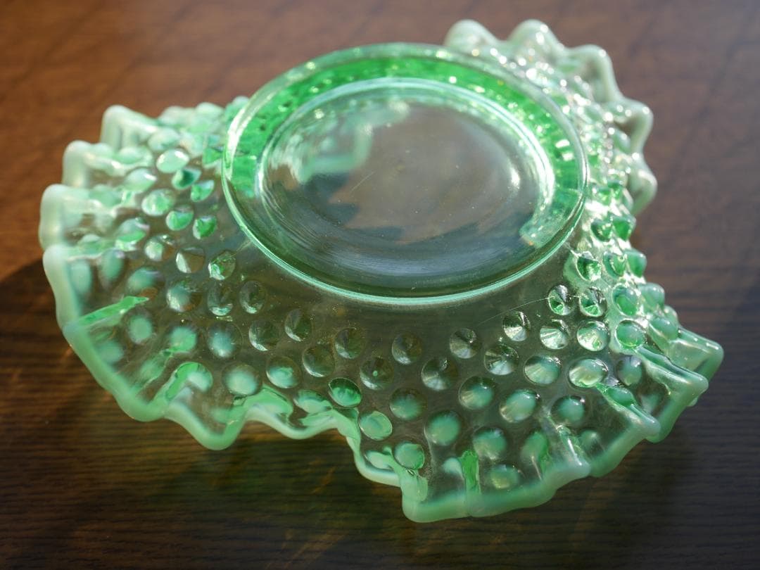 フェントン１９４０年 稀少 グリーンオパールセントホブネイル ウランガラス