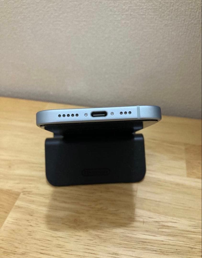 Apple iPhone 15 ホワイト 本体 バッテリー100%