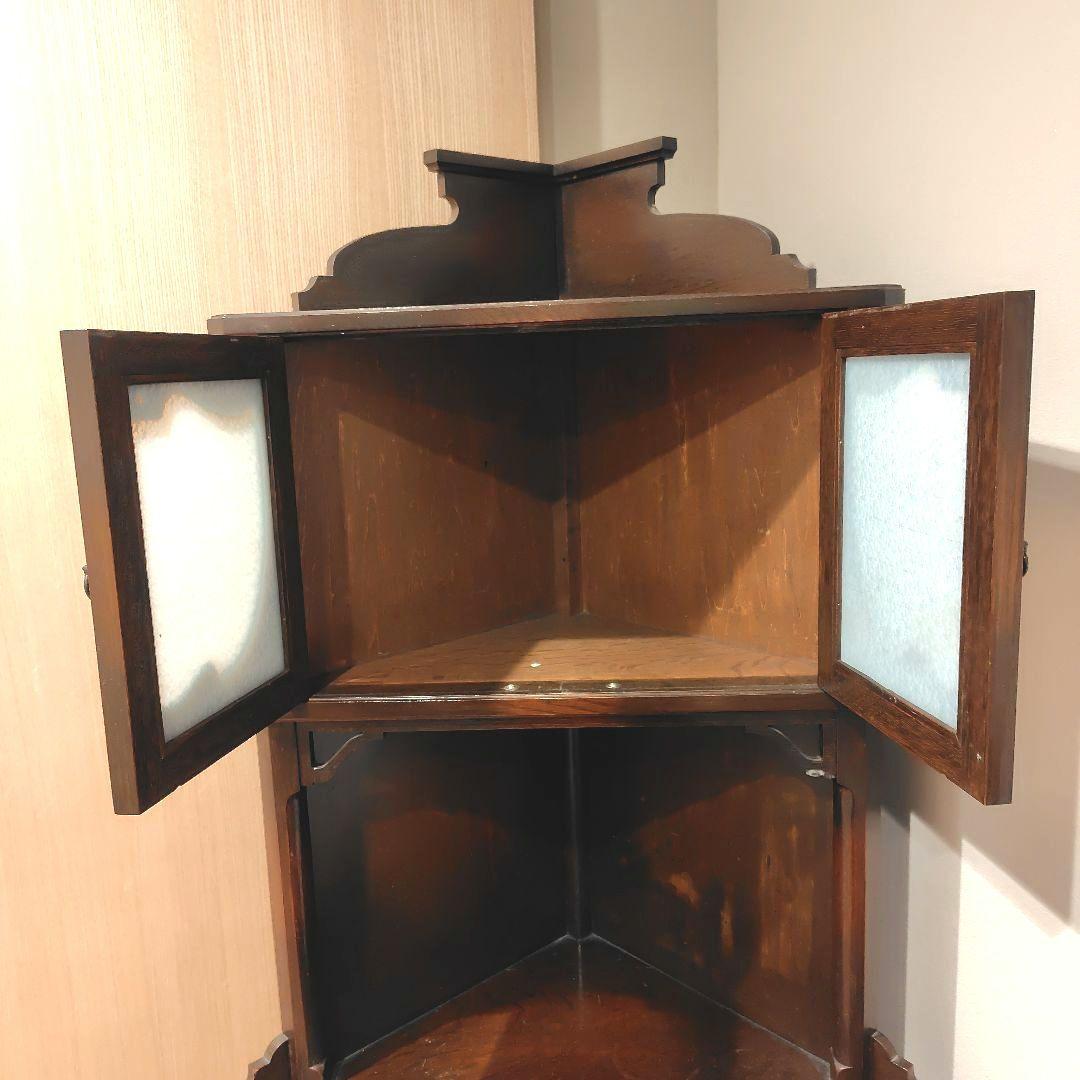 アンティーク　木製コーナーキャビネット ガラス扉付き