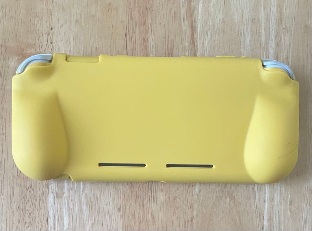 Nintendo Switch Lite イエロー　充電ケーブル