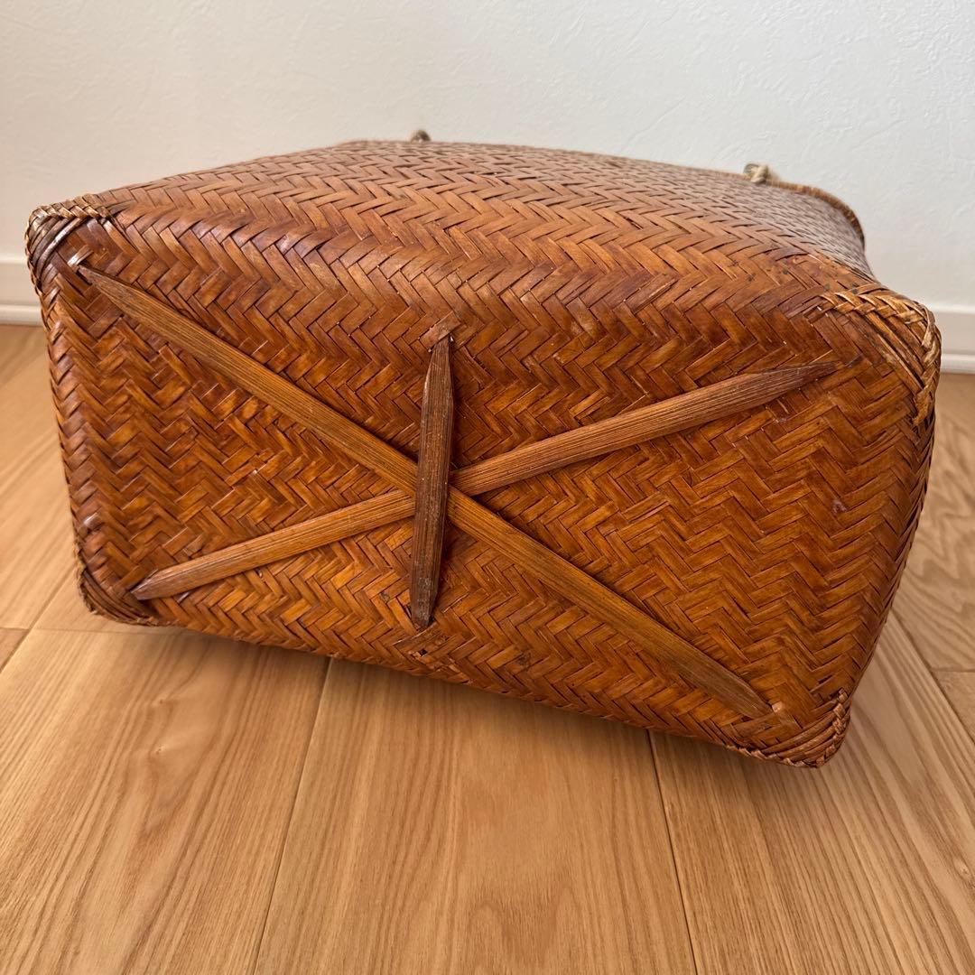 古道具　竹の市場かご　竹籠　篠竹　鈴竹　買い物かご　ヴィンテージ 竹細工