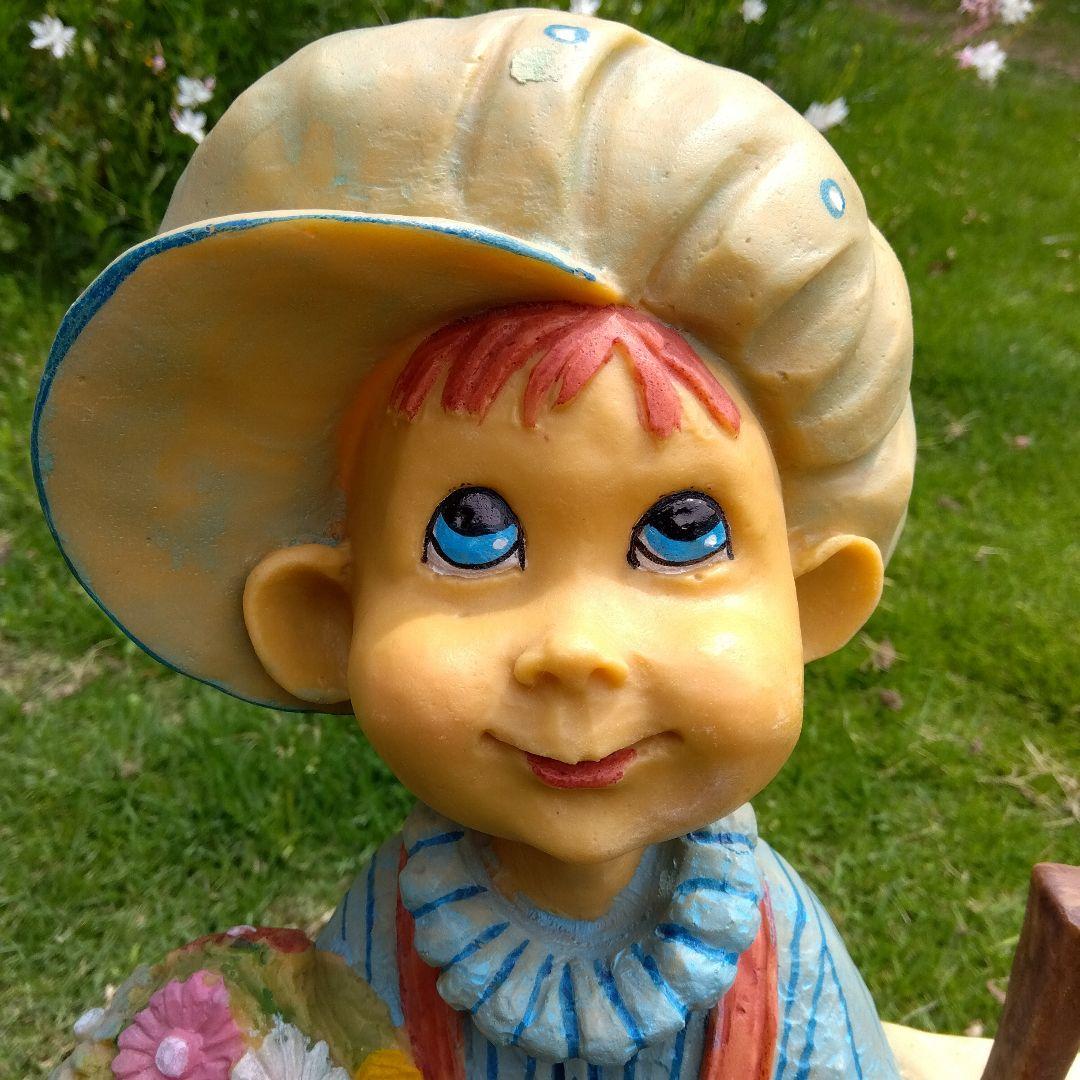 イタリアンオブジェ　アンティーク　傘と花を持つ少年