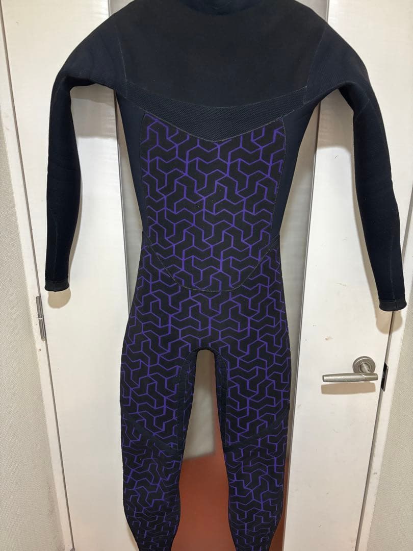 本日限定値下げ！　ビラボン　ガルウィングジップ　5×3mm　セミドライ　Mサイズ