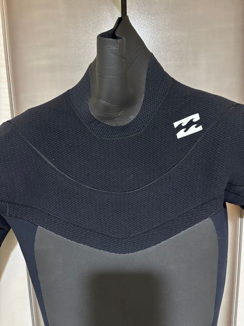 本日限定値下げ！　ビラボン　ガルウィングジップ　5×3mm　セミドライ　Mサイズ