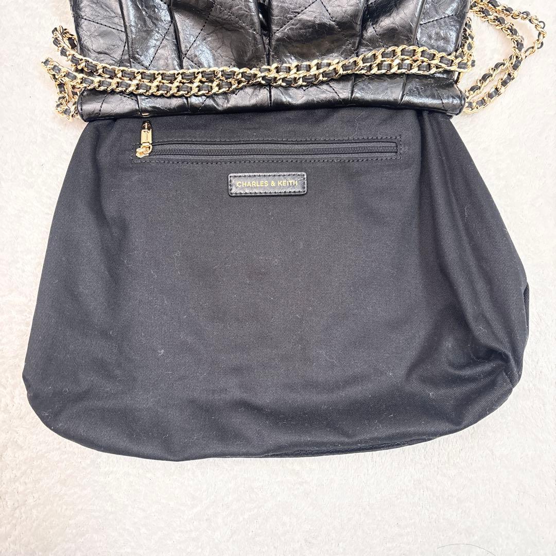 チャールズアンドキース ドゥオ ブレードチェーン ハンドル ホーボーバッグ 黒