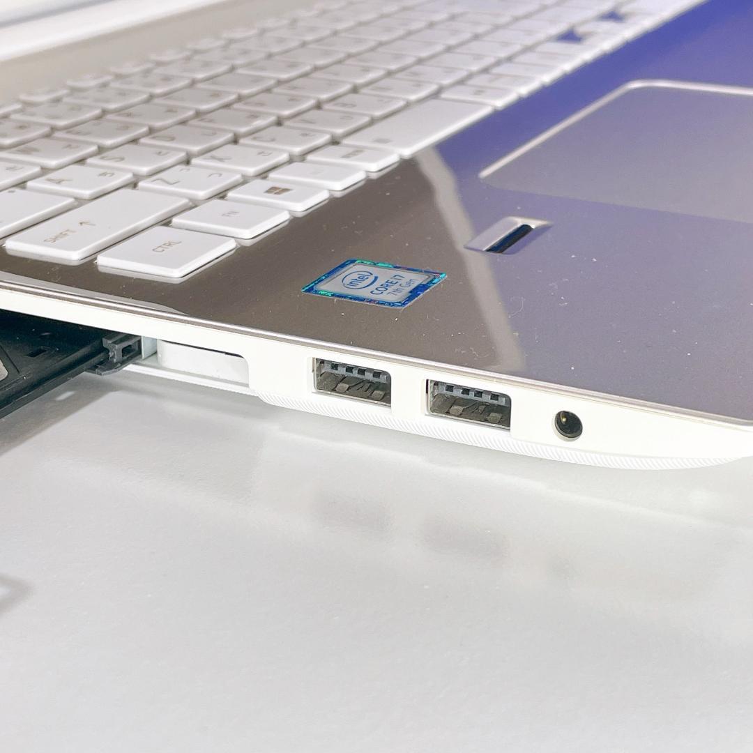 ブルーレイ見れる✨Corei7＆SSD✨バッテリー◎✨薄型ノートパソコンカメラ付