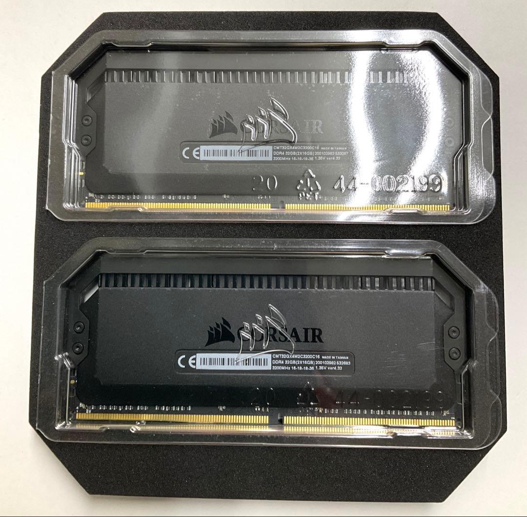 メモリー 32GB Dominator Plutinum RGB DDR4 3200