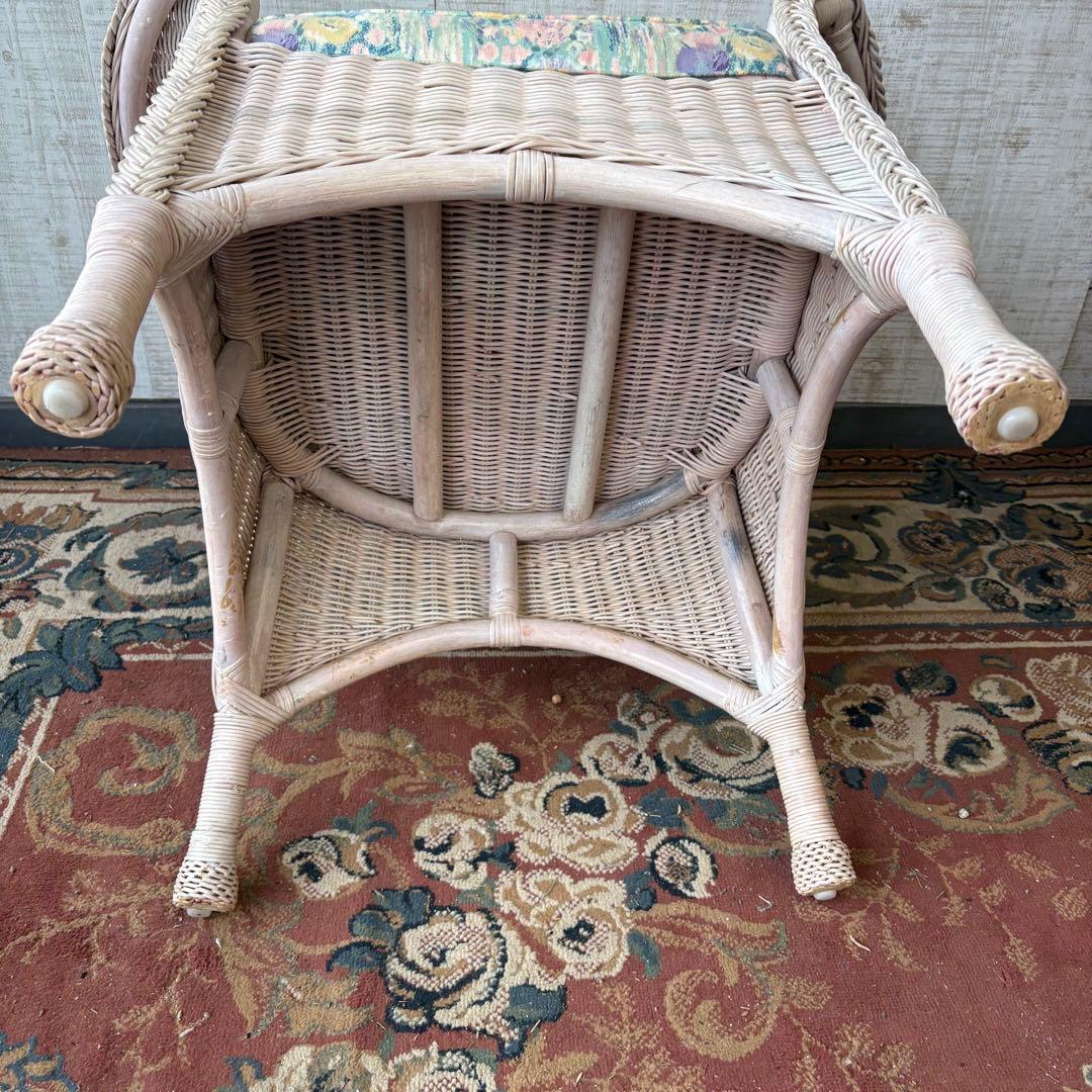 ①昭和レトロ ヴィンテージ ラタンダイニングチェア 花柄クッション アームチェア