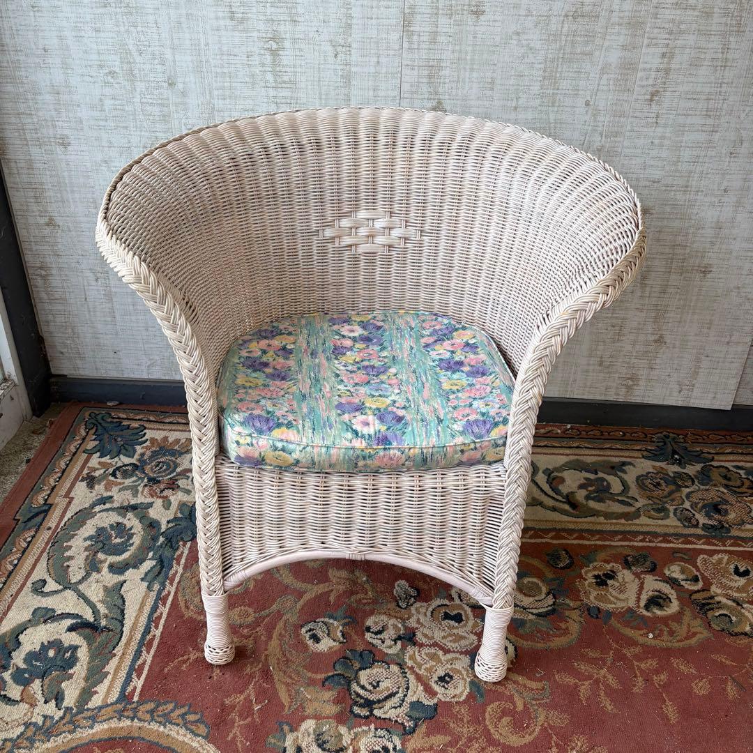 ①昭和レトロ ヴィンテージ ラタンダイニングチェア 花柄クッション アームチェア