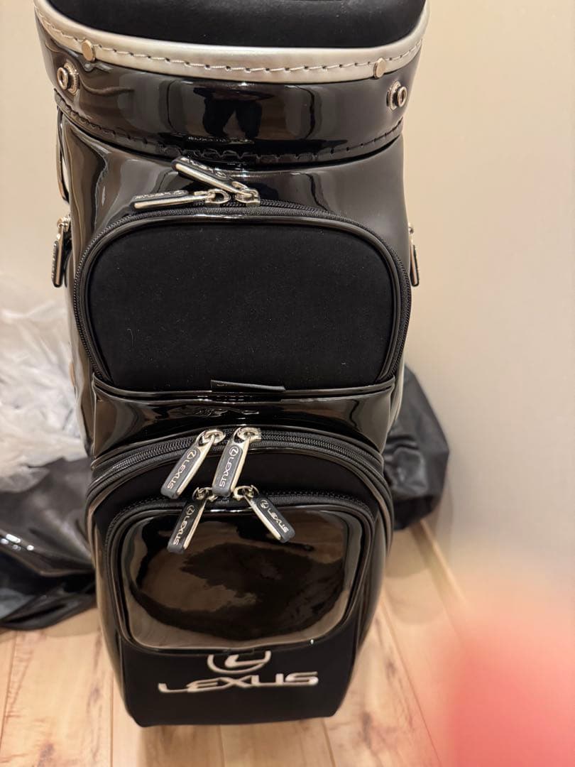 未使用シーリグ付き非売品！ご成約者用レクサス　ゴルフキャディバック最上位モデル。