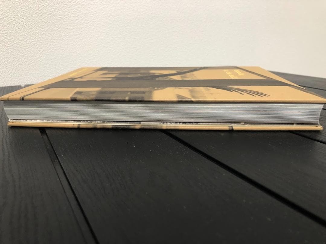 Buzzing at the Sill ピーター写真集 洋書