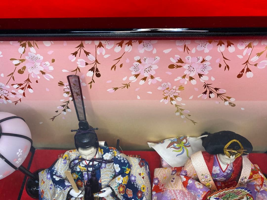 雛人形　親王五人飾りガラスケース入・間口約５４×奥行約３８×高さ約４０㎝
