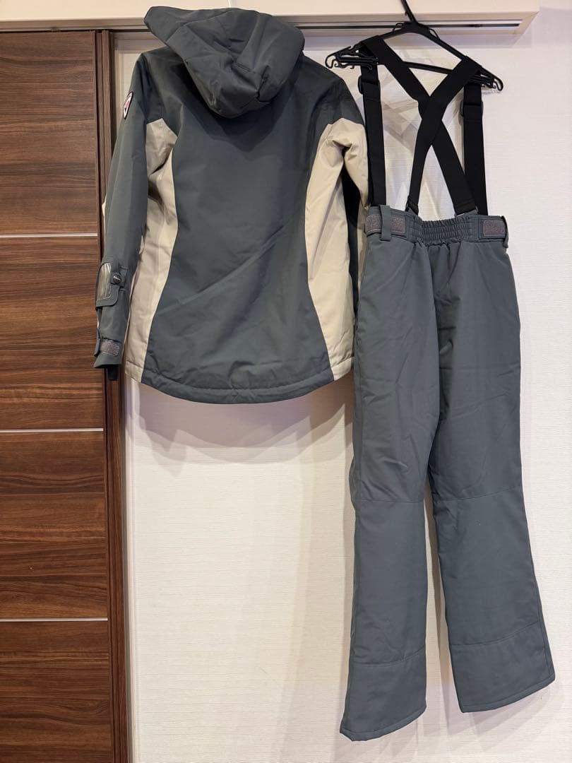 美品　ロシニョール　スキーウェア上下セット　レディース　Sサイズ