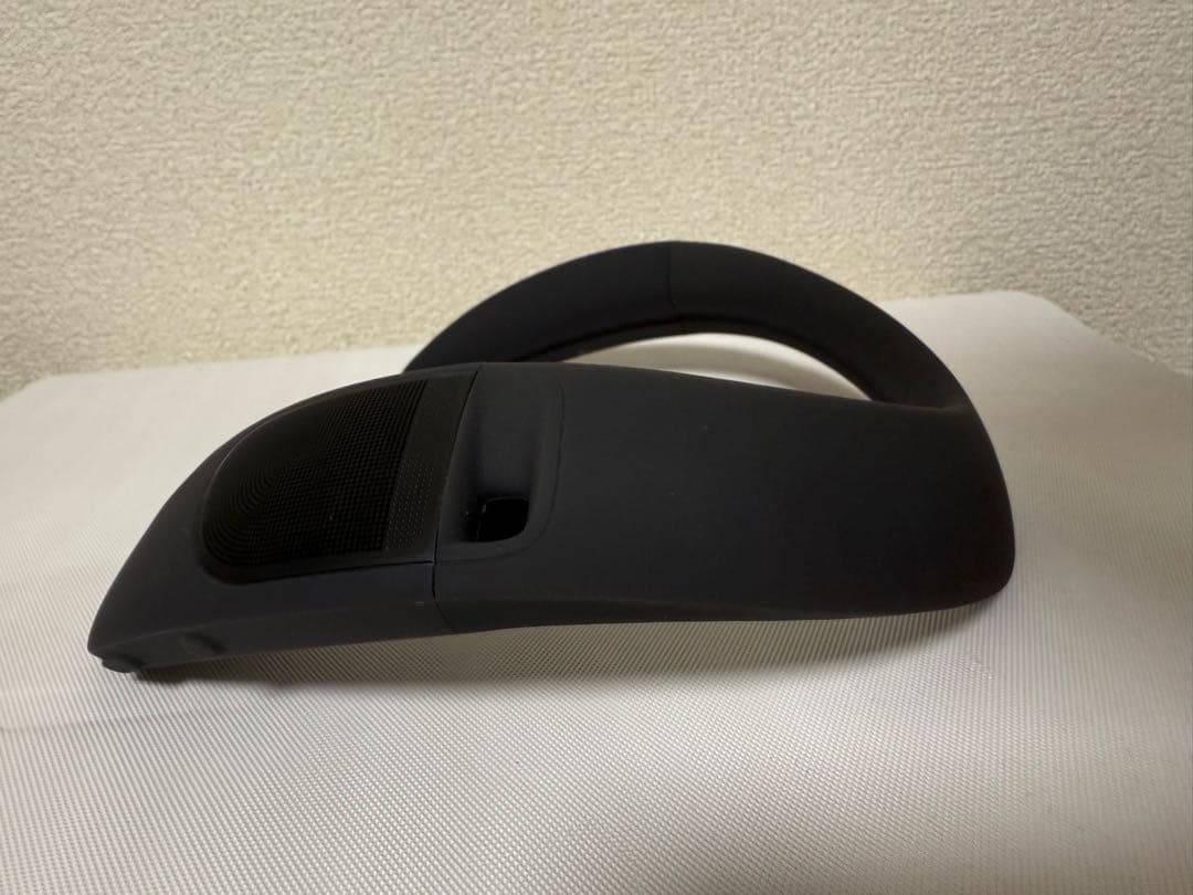 BOSE SOUNDWEAR SPEAKER ネックスピーカー　黒　カバー付き