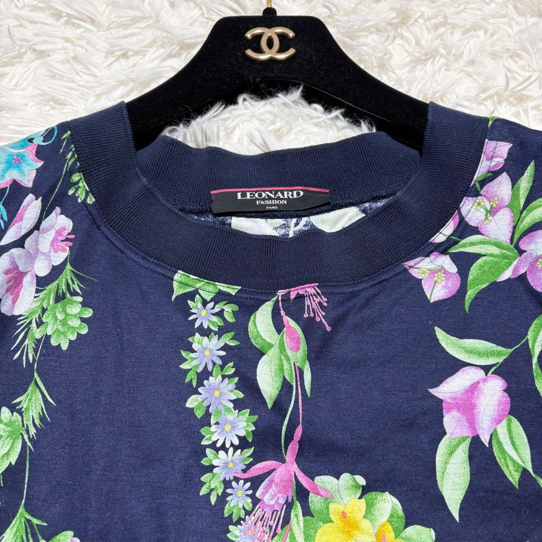 【美品】レオナール Tシャツ 花柄 カットソー ロゴ フラワー柄 ボタニカル