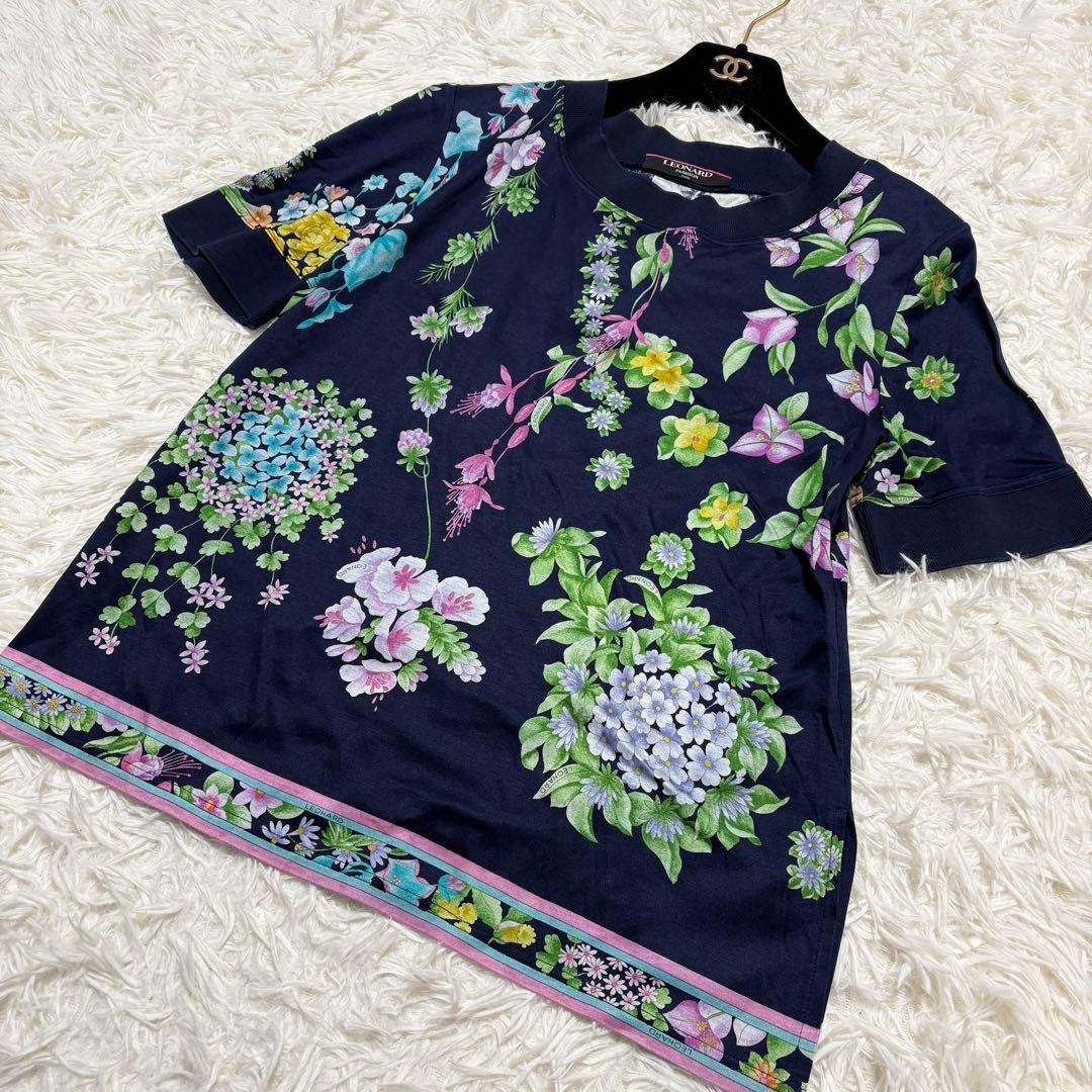 【美品】レオナール Tシャツ 花柄 カットソー ロゴ フラワー柄 ボタニカル