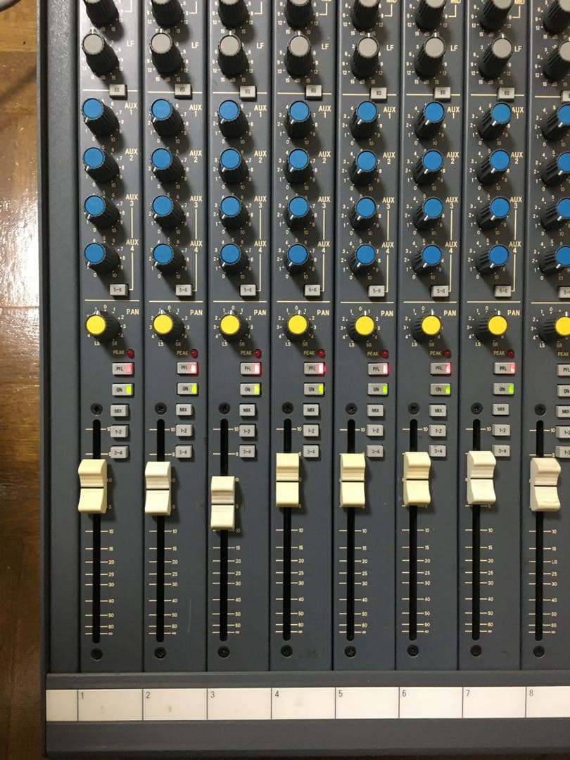 【名機】Soundcraft 200 DELTA