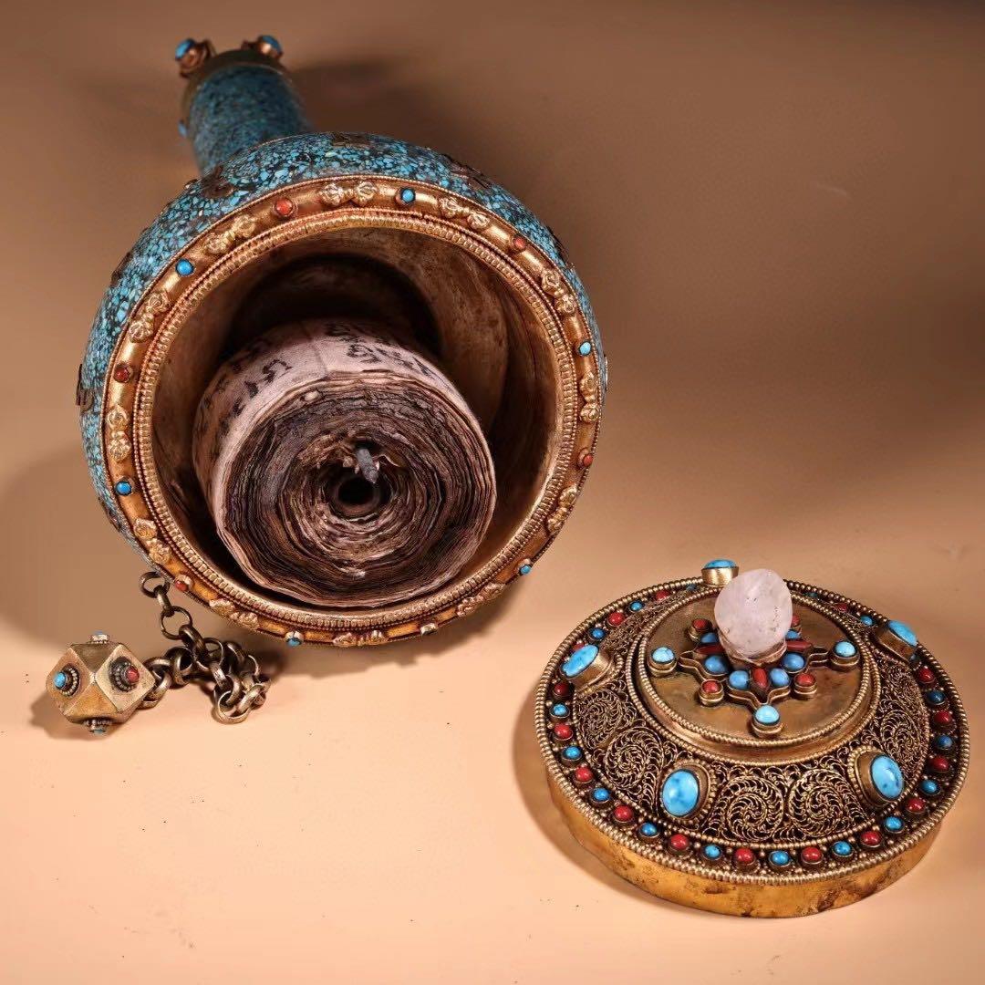 珍品、旧蔵、チベット所蔵、工芸造糸締めはめ込み宝石鎏金転経輪、経巻が入っておる