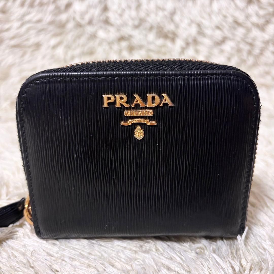 ✨美品✨PRADA プラダ　ブラック ケース　小銭入れ　金ロゴ