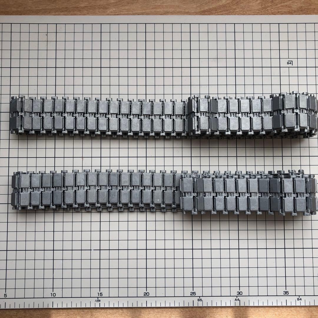 ヘンロン1/16レオパルド2A6 メタルキャタピラ、駆動輪、誘導輪 新品未使用