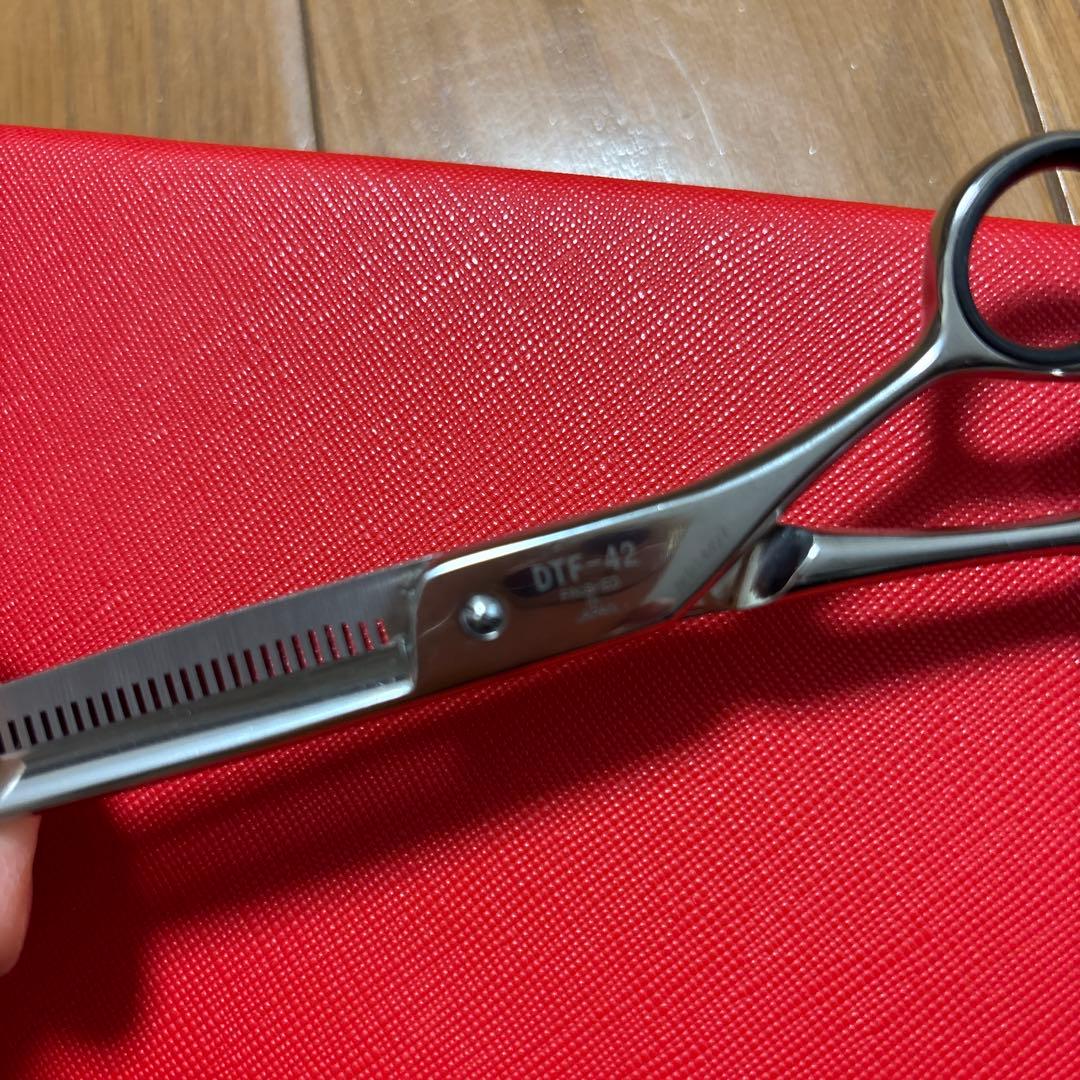 日本製トリミングシザー　すきハサミDTF-42