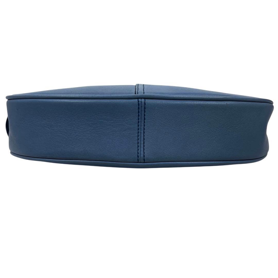 コーチ　ワンショルダーバッグ　アクセサリーポーチ　ハンドバッグ　レザー　ロゴ