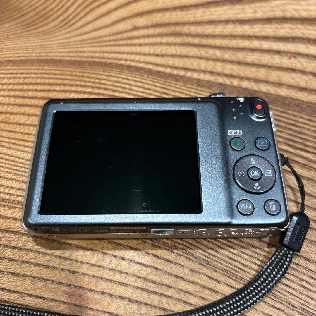 Nikon COOLPIX 7倍ズーム デジタルカメラ