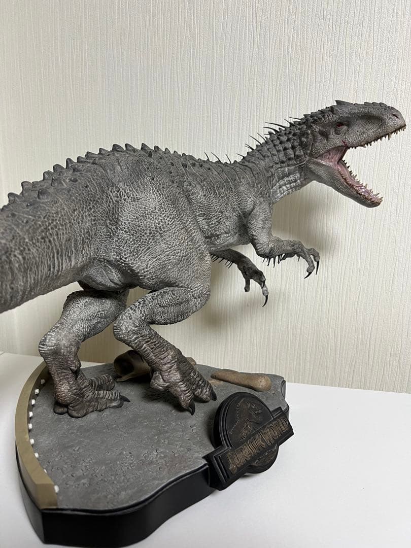 インドミナスレックス　スタチュー