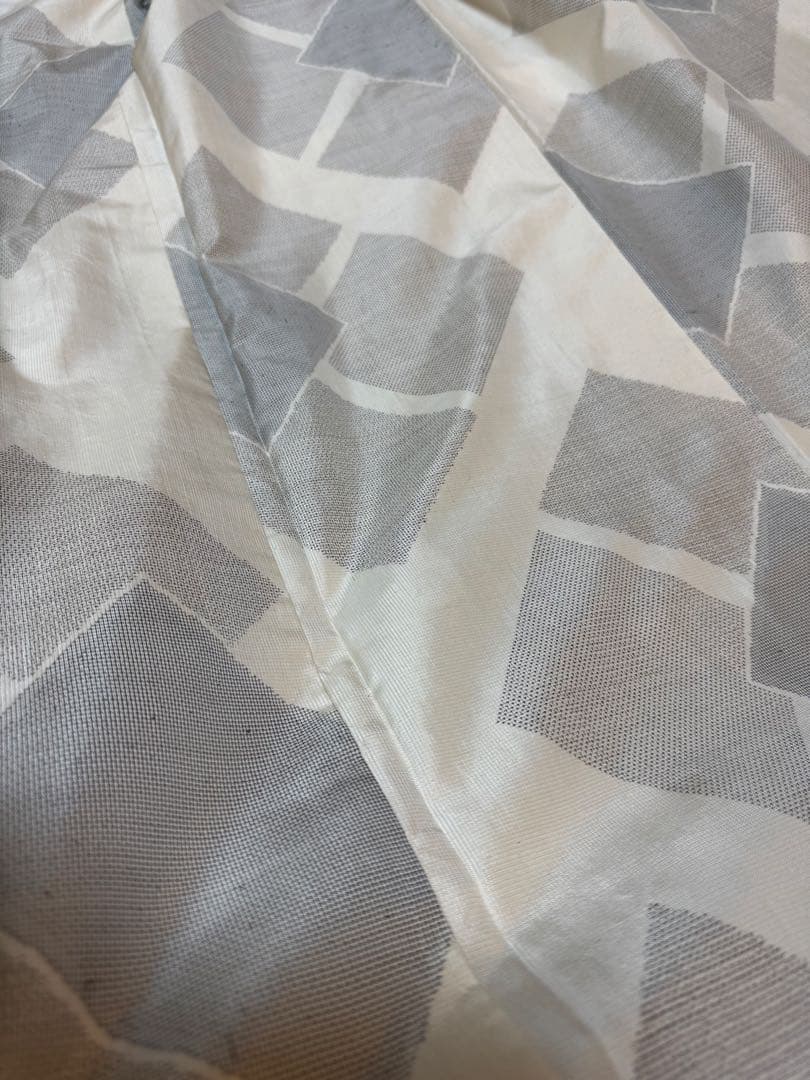 【銘品美品】「くぼた織物」本場白大島紬 白薩摩泥染「極上140亀甲 重ね色紙文様