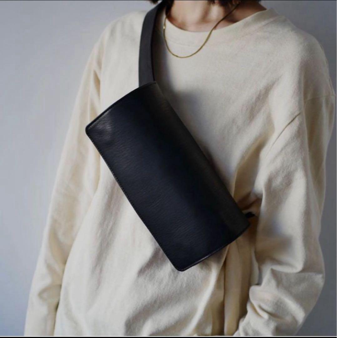 ETRE TOKYO × Inswirl ディアスキンボディバッグ