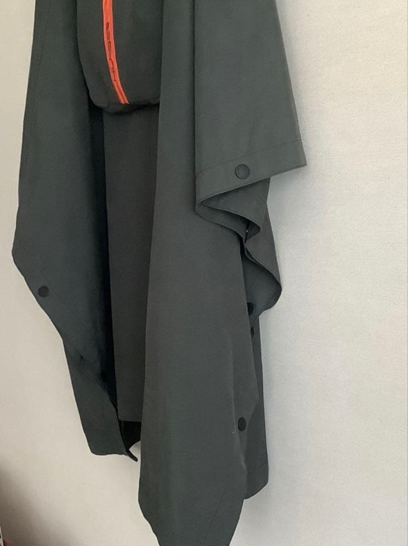   トミーヒルフィガー/フロントポケットZIPポンチョ