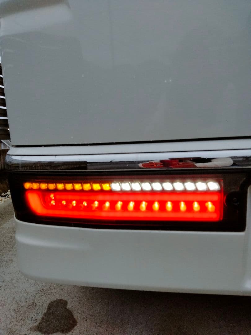 期間値下げ　アトレーワゴン LEDテールランプ 　スモークレッド300系ダイハツ