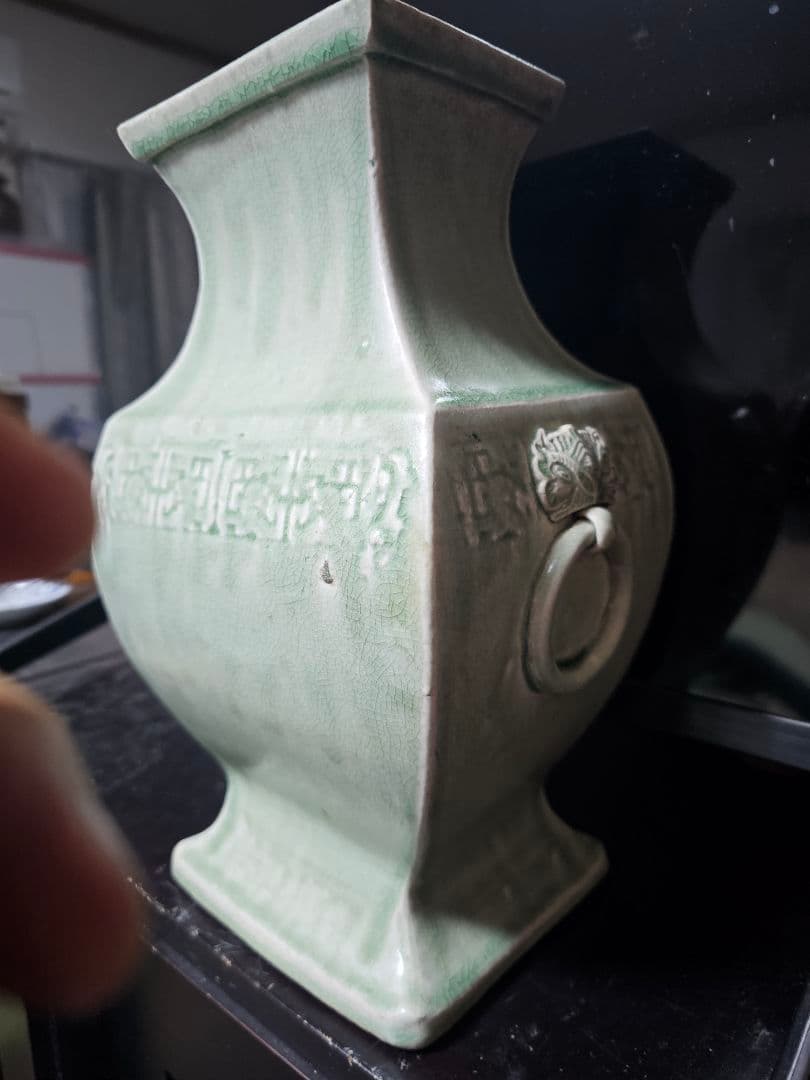 清代 青磁方壺（ほうこ）高さ30cm 若干のガタツキあり