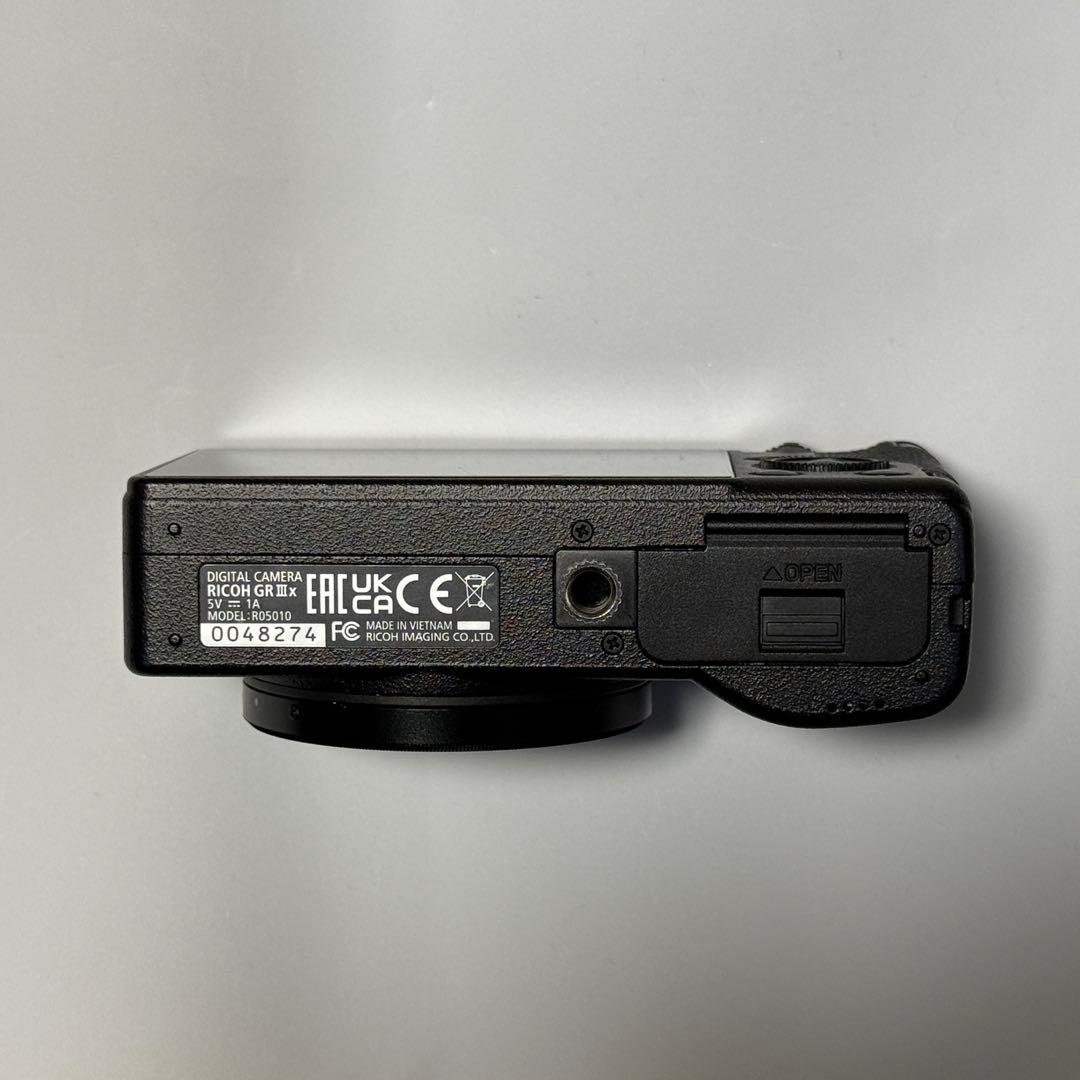 お*つ様 RICOH GRⅢx　予備バッテリー・充電器付き　ショット数2700未