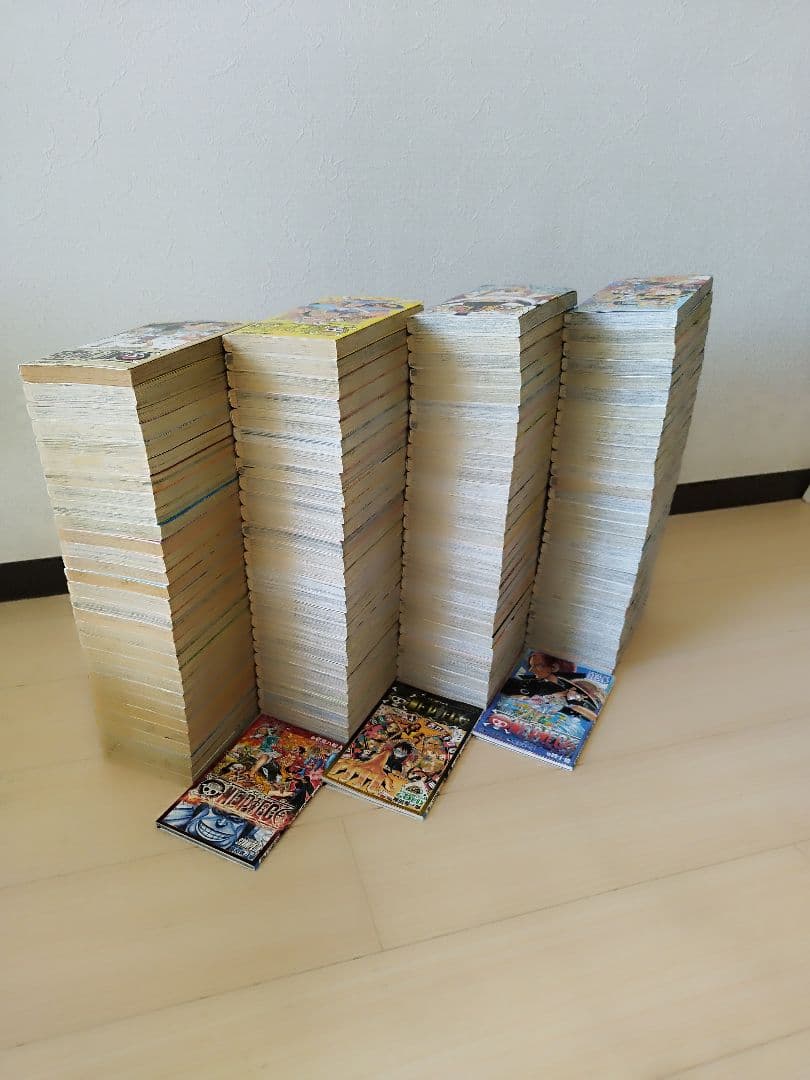 24時間以内発送します！ ワンピース　 1〜113巻　全巻セット +映画特典3冊