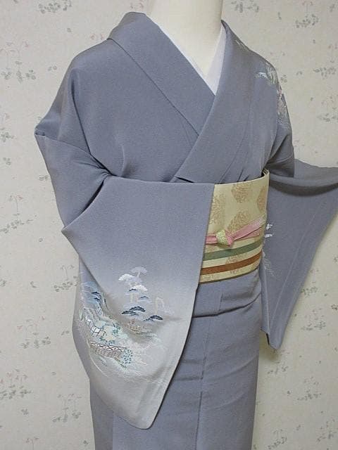 訪問着：美品：菖蒲と花と民家と舟と庭園：淡いグレー着物：袷正絹：P29